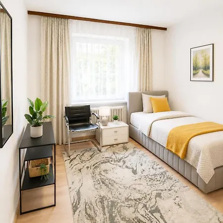 3 In - Free Parking - Self Check In Apartment *