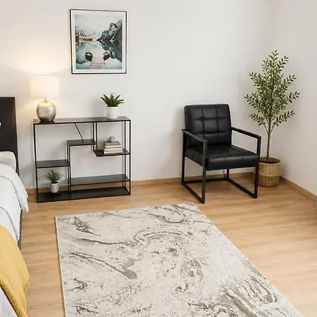 Apartment 3 In - Free Parking - Self Check In *