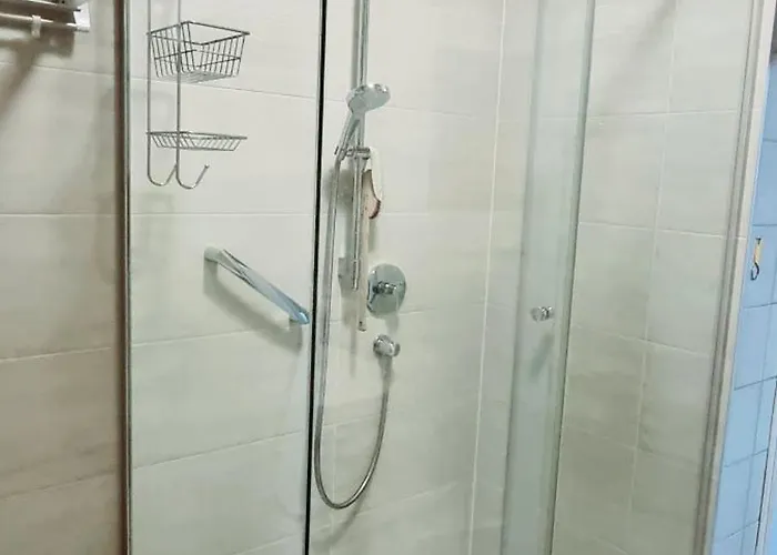 3 In - Free Parking - Self Check In *