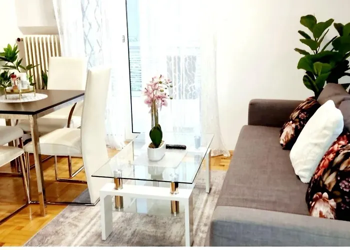 3 In - Free Parking - Self Check In Lägenhet *